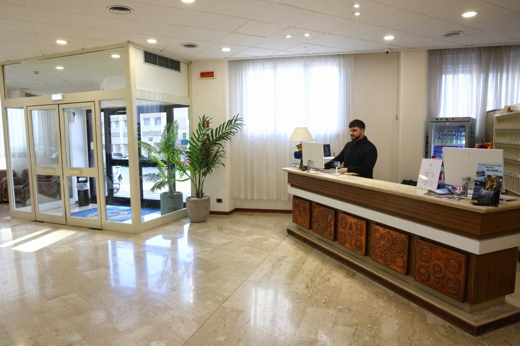 Hotel Palace Masoanri'S Реджо-ди-Калабрия Экстерьер фото